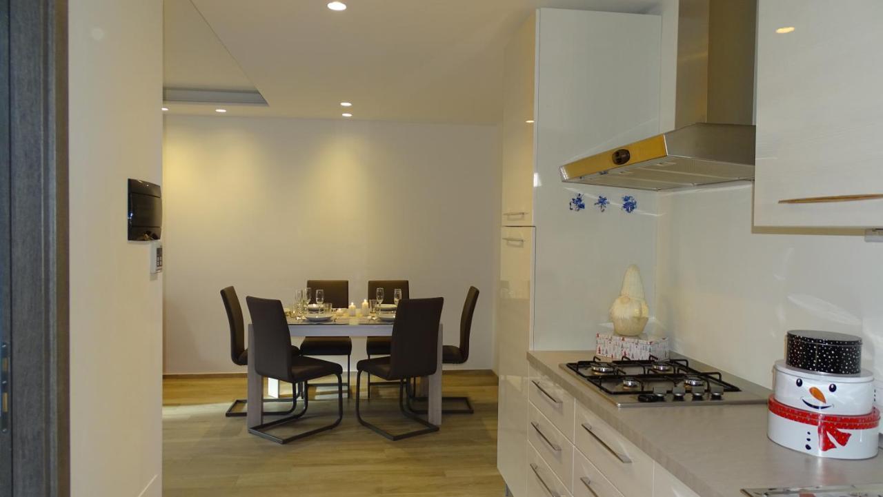 Blue Moon - Via Parigi Apartments Aosta Exterior foto